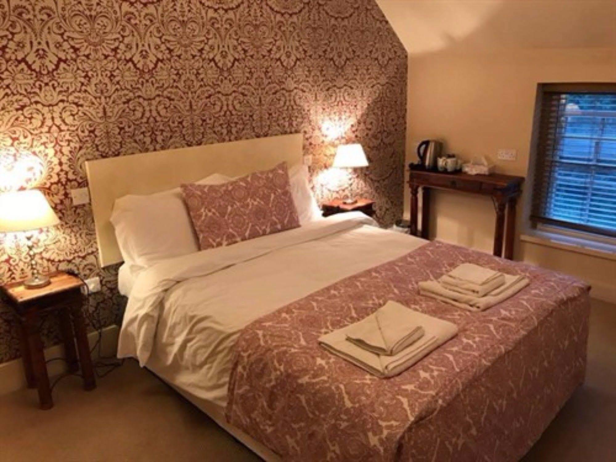The Halford Hotel Halford  Bagian luar foto