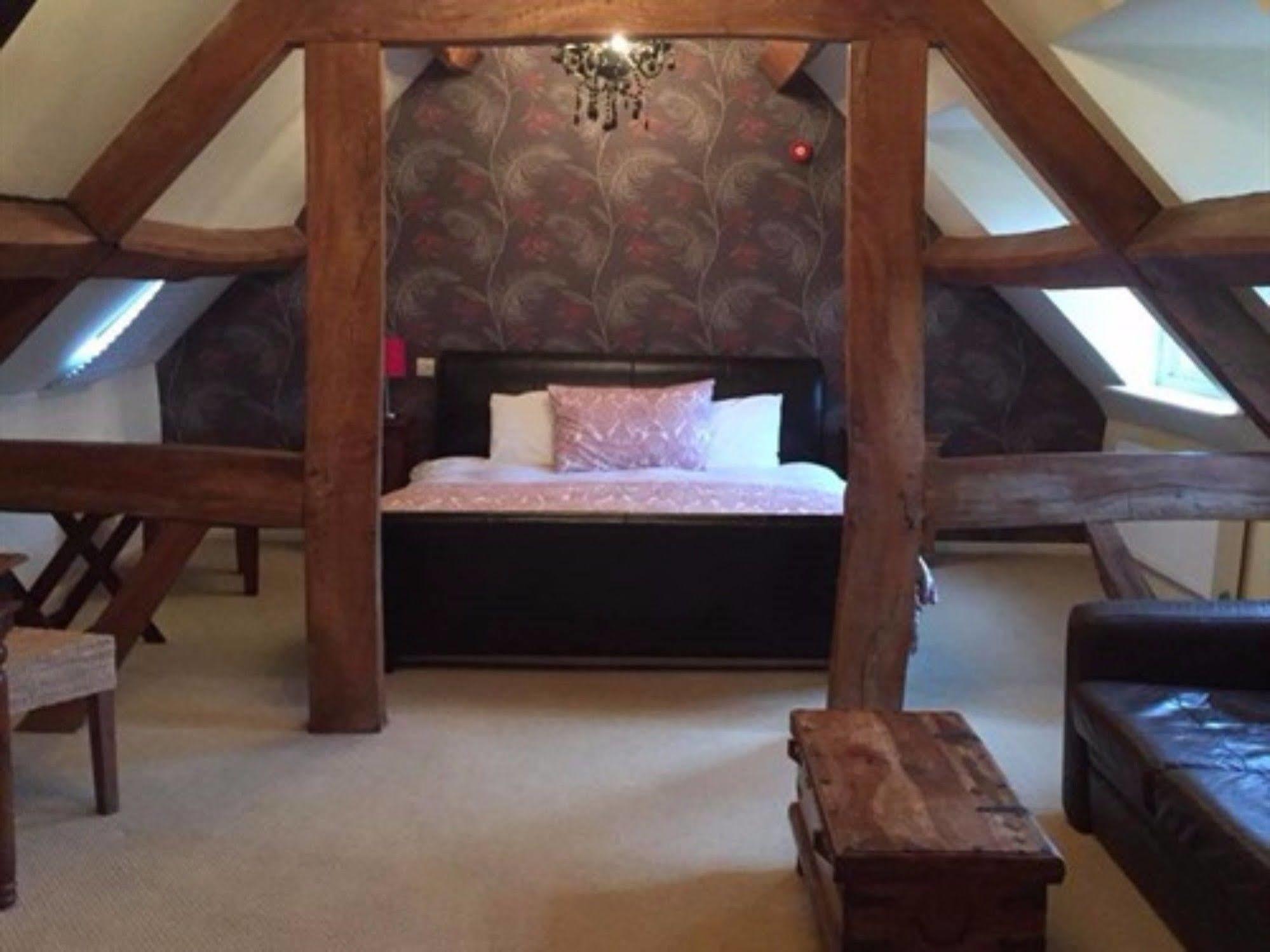 The Halford Hotel Halford  Bagian luar foto