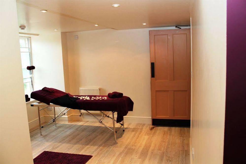 The Halford Hotel Halford  Bagian luar foto